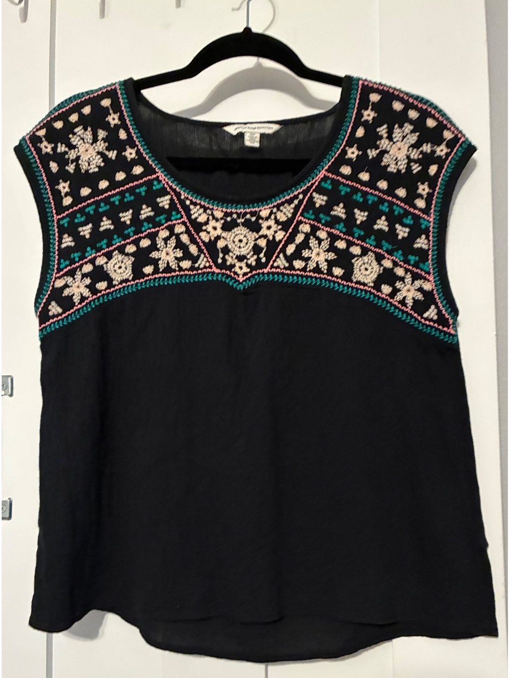American Eagle Outfitters Black Embroidered Boho Cap Sleeve Top Size Small
